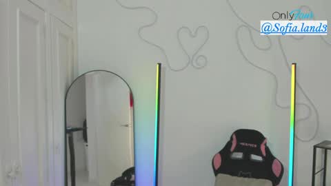 sofialand11 online show from May 1, 4:12 pm