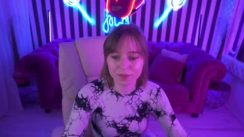 SofiaLuxuryy online show from April 26, 8:06 pm