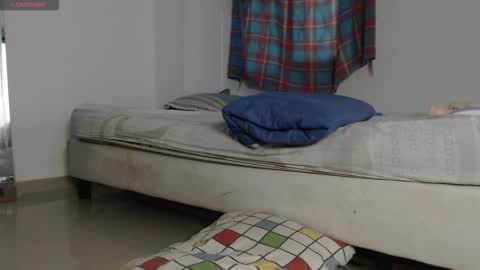 sofiamooon_ online show from October 28, 12:44 am