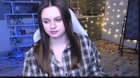 sofiarayan online show from April 4, 8:05 pm