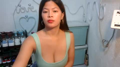 sofie_loorexx online show from June 7, 9:36 am