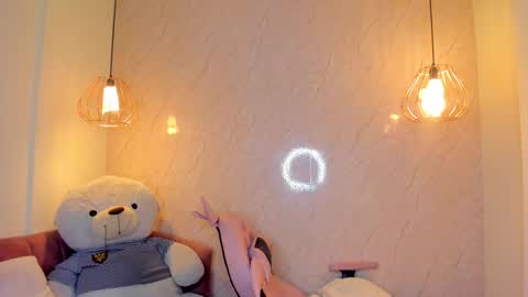   online show from February 22, 9:26 pm