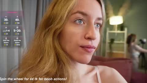 softdreamer_ online show from November 14, 1:24 pm