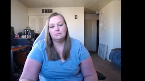 Snapshot of softerpeaches chatting on January 28, 8:36 pm Rose online show from January 28, 8:36 pm