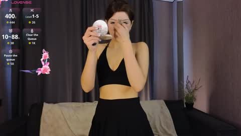 Elly online show from April 22, 6:31 am