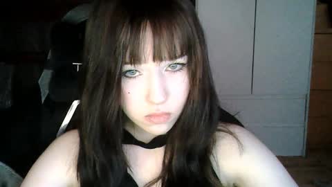 Eva online show from May 31, 6:09 pm