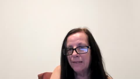 Soft Peach Goddess online show from January 11, 5:35 am