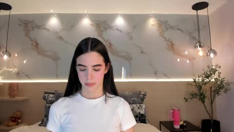 Sol Avelar online show from April 23, 11:39 pm