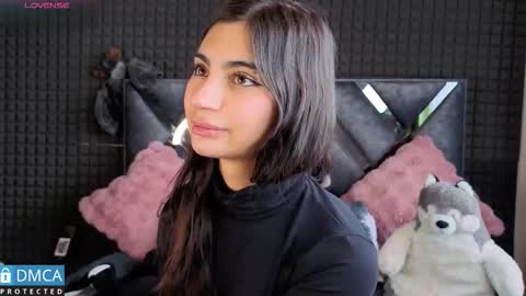 Sol  online show from November 18, 7:17 pm