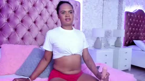 solimar__ online show from February 26, 10:13 pm