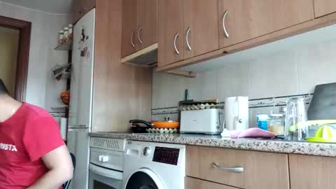 solo4u2 online show from April 8, 3:26 pm