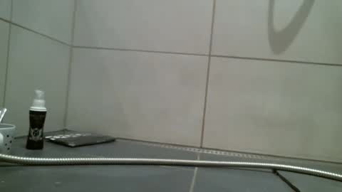 BruceWilly online show from February 16, 7:49 pm