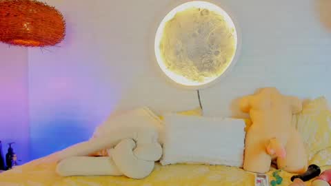 sophi_cooper29 online show from April 25, 12:24 am