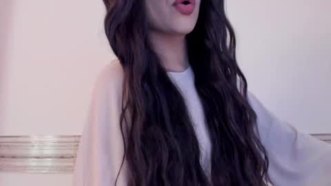 Sophia online show from February 4, 9:19 pm