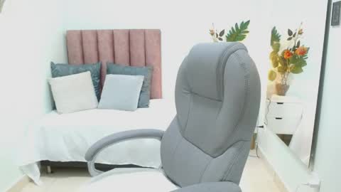 Sophia  online show from May 9, 9:10 pm