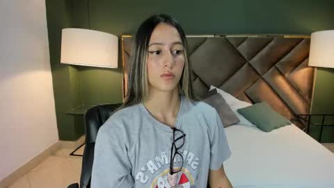 Sofia online show from February 4, 1:48 pm