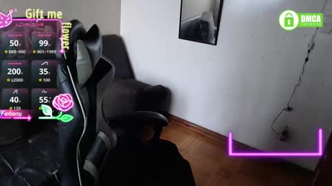 sophiaa_vega_ online show from January 12, 2:02 pm