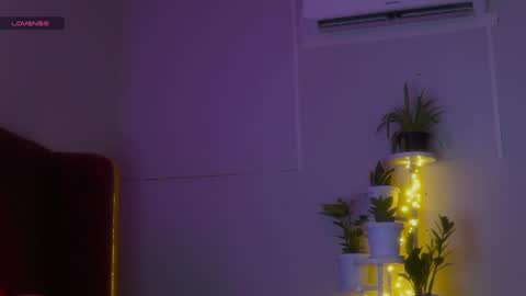 Sophia online show from April 4, 9:33 pm