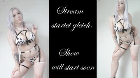 sophiascarlet96 online show from November 2, 12:16 pm