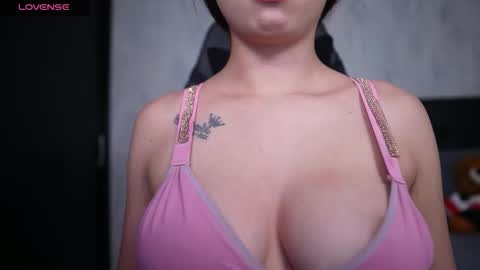 Sophy online show from December 15, 1:01 am