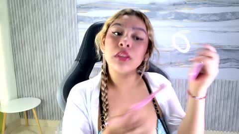 sophie online show from May 21, 12:11 pm