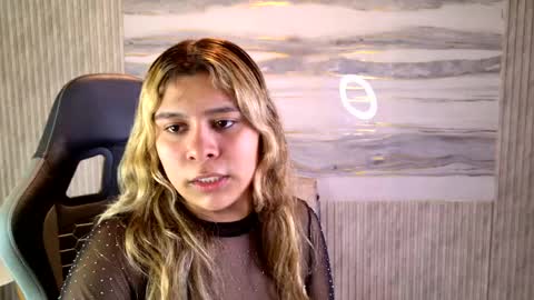 sophie online show from May 16, 11:53 am