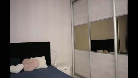 Sophie jeans online show from September 29, 7:57 pm