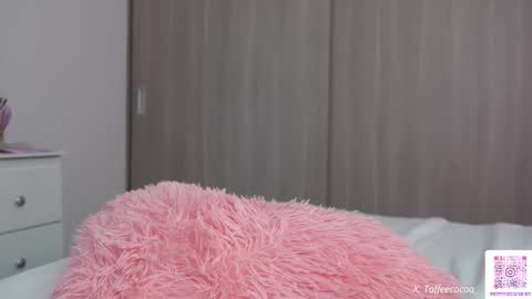 Snapshot of sophie_lii chatting on October 20, 8:47 pm Sophie or Sof online show from October 20, 8:47 pm