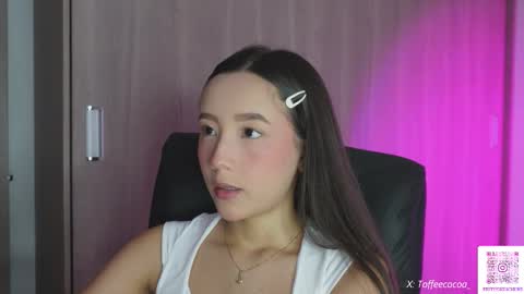 Snapshot of sophie_lii chatting on September 30, 9:25 pm Sophie or Sof online show from September 30, 9:25 pm