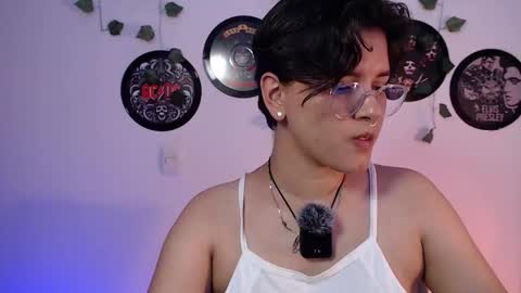 Snapshot of sophie_ross1 chatting on October 19, 1:21 am sophie_ross1 online show from October 19, 1:21 am