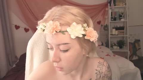 Sophie  online show from February 14, 4:15 am