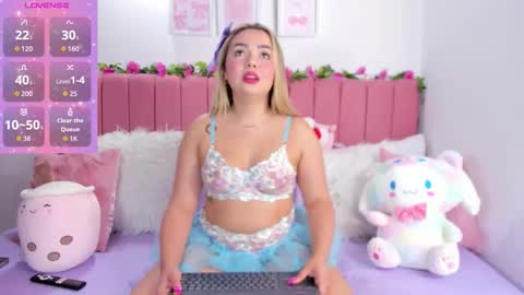 Snapshot of sophiee_rosee chatting on October 19, 6:12 pm sophiee rosee online show from October 19, 6:12 pm
