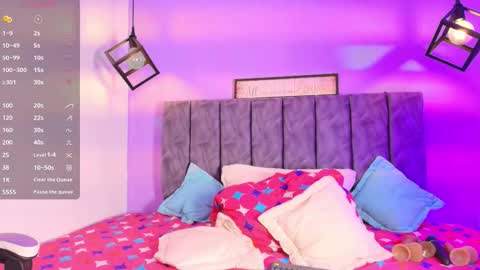 Snapshot of sophiee_velvet chatting on October 16, 5:56 pm         online show from October 16, 5:56 pm