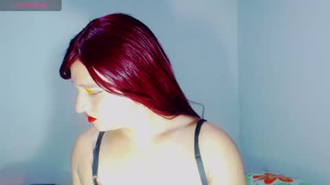 sophiehillsxo online show from July 15, 3:34 am