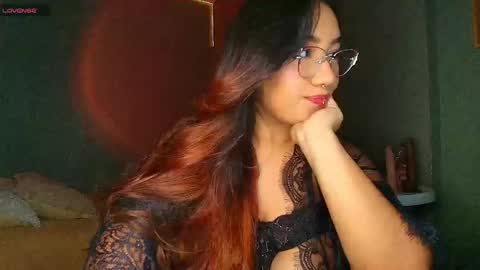 sophiejuicy_ online show from September 26, 4:53 am