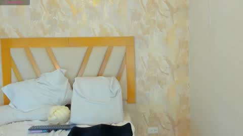 Snapshot of sophiekozlov chatting on October 1, 2:49 pm Sophie online show from October 1, 2:49 pm