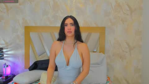 Snapshot of sophiekozlov chatting on October 19, 1:49 pm Sophie online show from October 19, 1:49 pm