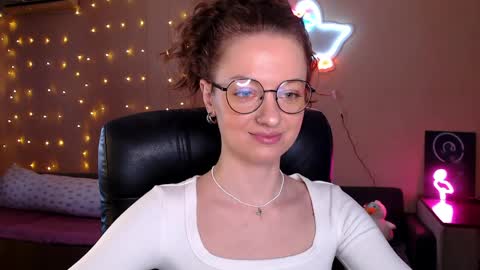 sophieleroux online show from April 12, 11:14 am