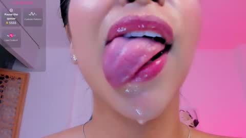 sophierooy online show from March 6, 4:39 pm