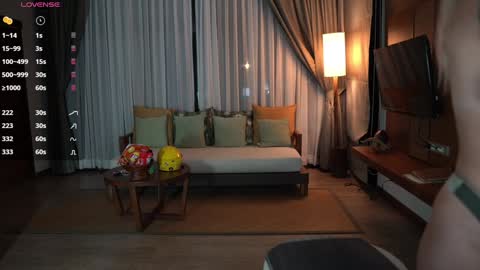       online show from November 30, 10:28 pm