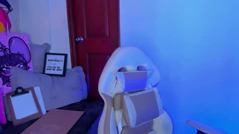   Sophie  online show from February 18, 8:52 pm