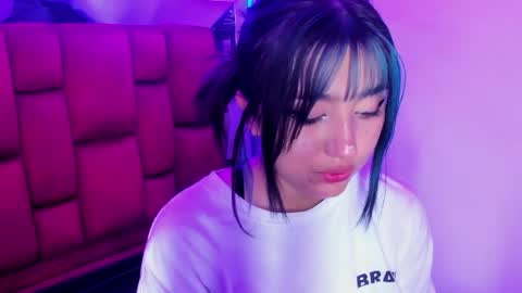   Sophie  online show from April 30, 7:52 pm
