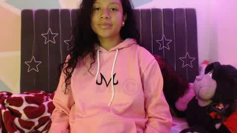 Snapshot of sophiia_dreams chatting on October 19, 12:37 am Sophia this is not my real name online show from October 19, 12:37 am