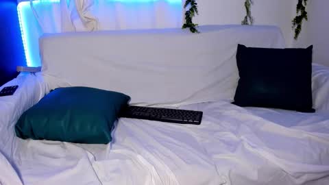 sophi online show from December 2, 9:35 pm