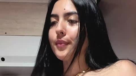 Sophiee online show from May 18, 4:07 am
