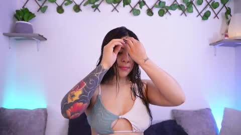 Sophiie online show from November 10, 1:47 pm