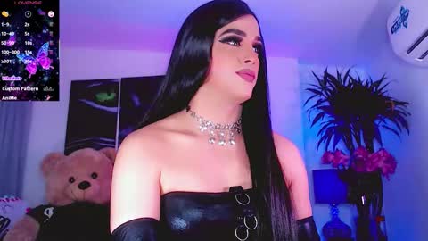 Sophie Sweet online show from December 3, 6:03 am