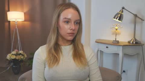 Anna online show from March 26, 1:27 pm