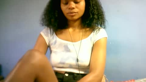 sourayaa online show from April 18, 6:59 am