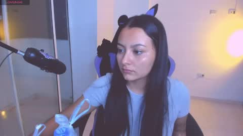 Lili online show from April 21, 1:42 am